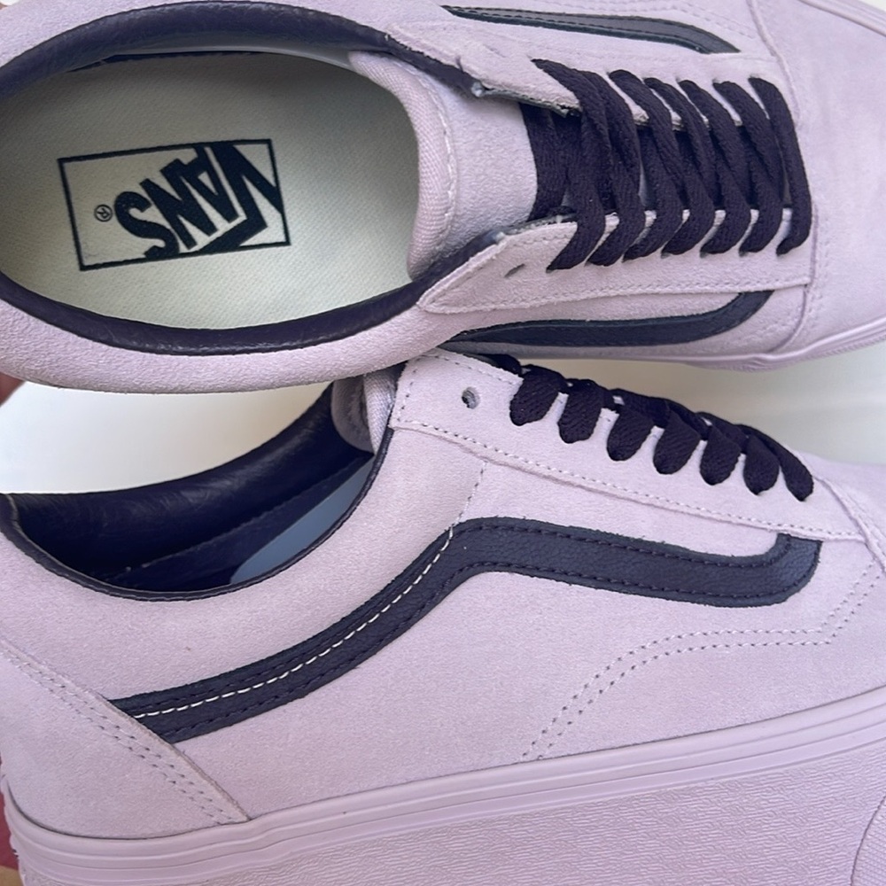 Vans WMNS Old Skool Stackform
Suede Lavender
VN0009PZLAE
Platforms Sneakers - Picture 2 of 16